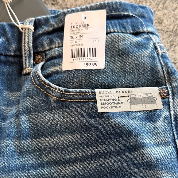 Fit No. 53 Trouser Stretch Jean
BUCKLE BLACK Women's Jeans Sz 30 x 34 - Picture 6 of 7